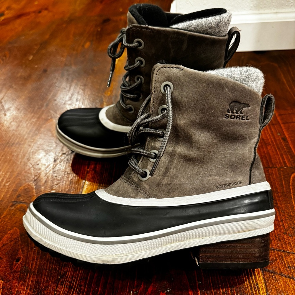 Sorel Women's Slimpack III‎ Lace - Rain and Snow - Waterproof. Size 8